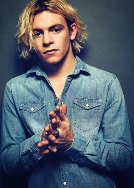Ross Lynch photo