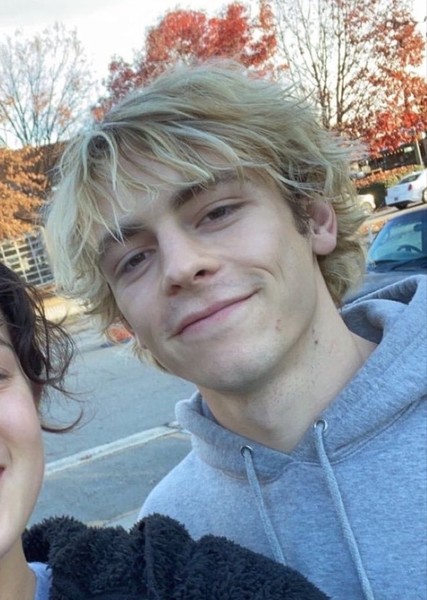 Ross Lynch photo