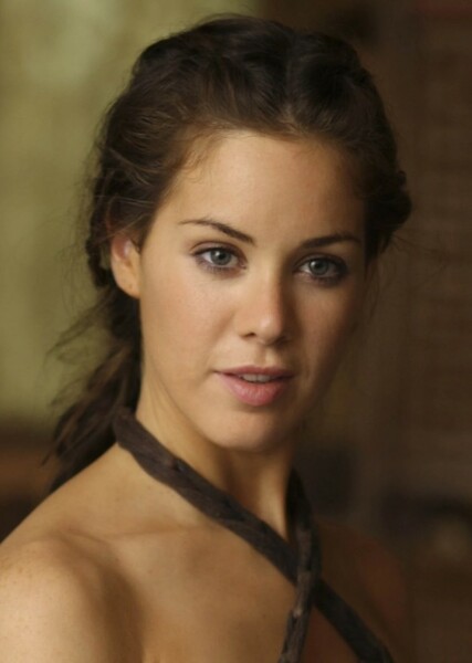 Roxanne McKee photo