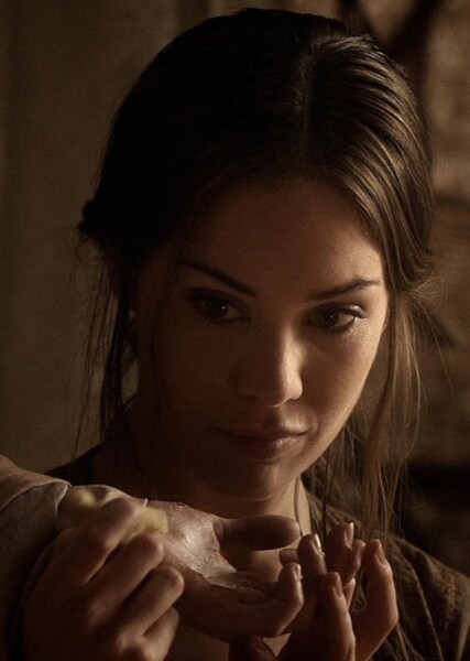 Roxanne McKee photo