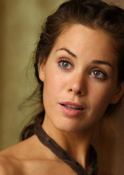 Roxanne McKee photo