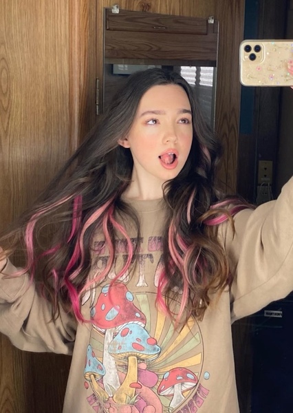 Ruby Jay photo