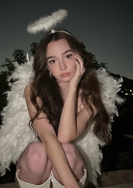 Ruby Jay photo