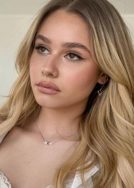 Ruby Rose Turner photo