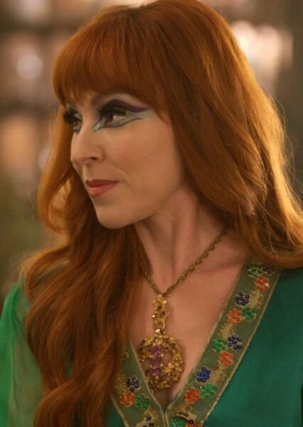 Ruth Connell photo