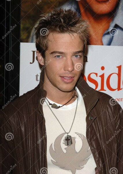 Ryan Carnes photo
