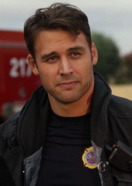 Ryan Guzman photo