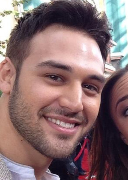 Ryan Guzman photo