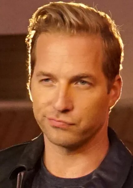 Ryan Hansen photo