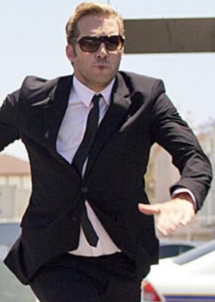 Ryan Hansen photo