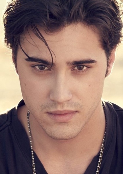 Ryan McCartan photo