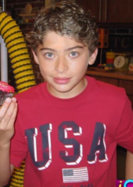 Ryan Ochoa photo
