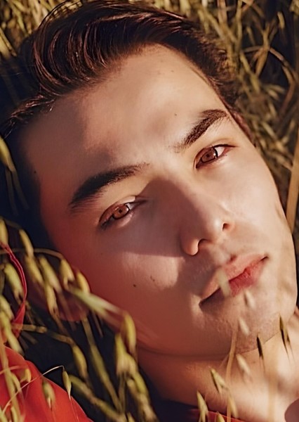 Ryan Potter photo
