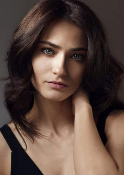 Saadet Aksoy photo