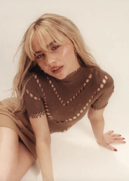 Sabrina Carpenter photo