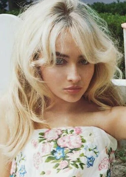 Sabrina Carpenter photo