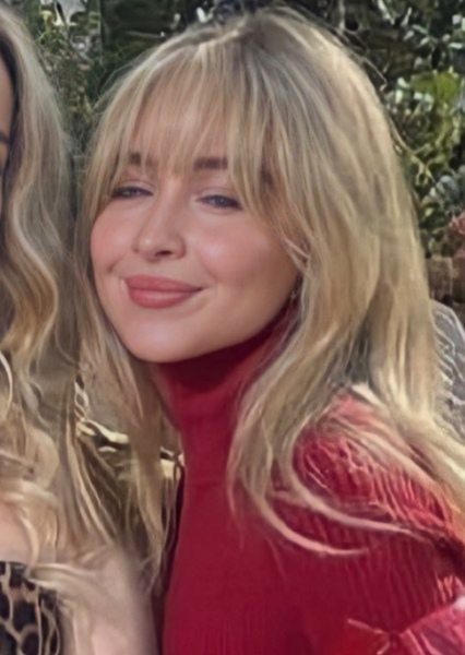 Sabrina Carpenter photo