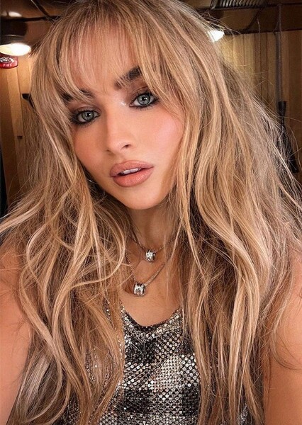 Sabrina Carpenter photo