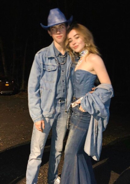 Sabrina Carpenter photo