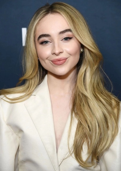 Sabrina Carpenter photo