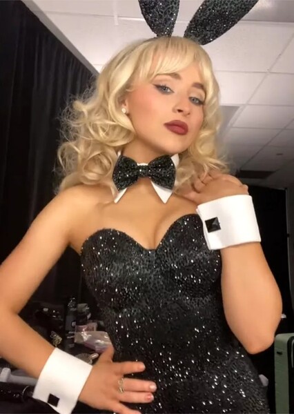Sabrina Carpenter photo