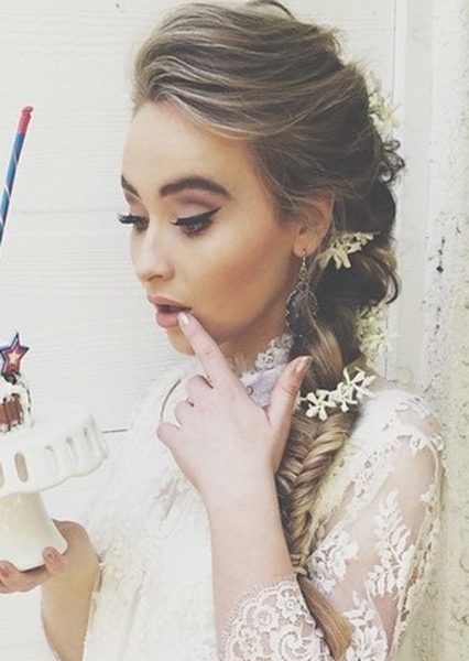 Sabrina Carpenter photo