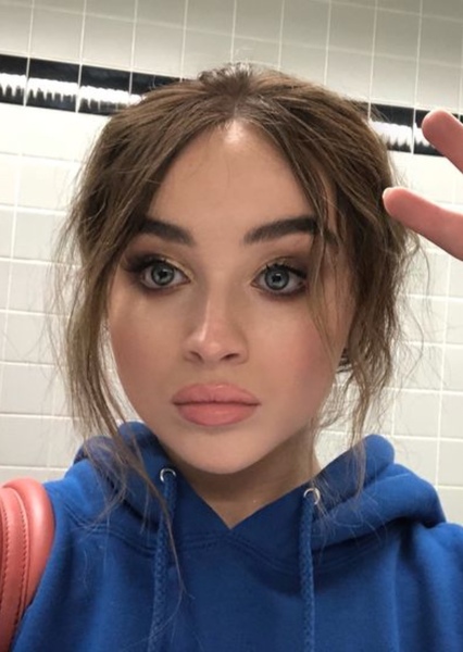 Sabrina Carpenter photo