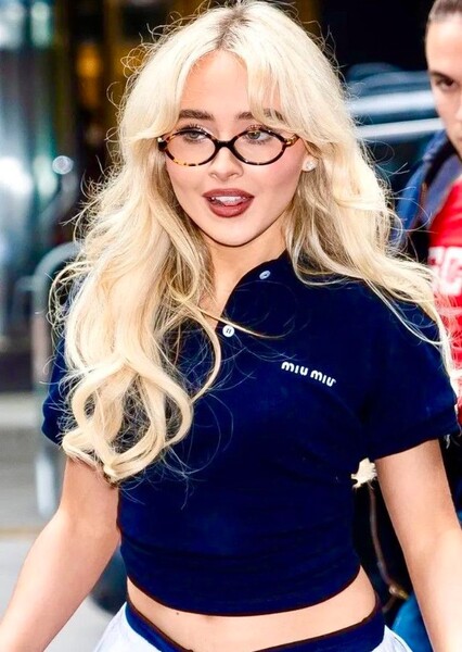 Sabrina Carpenter photo