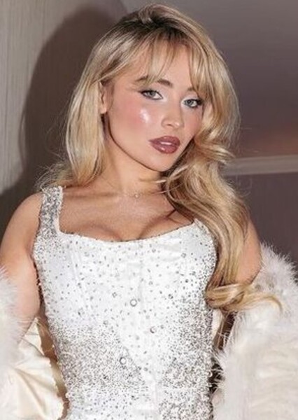 Sabrina Carpenter photo