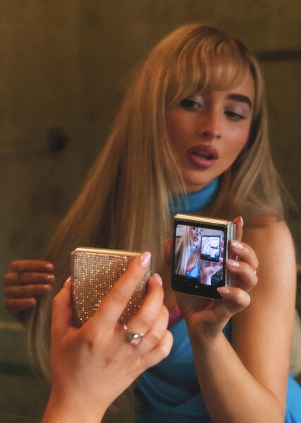 Sabrina Carpenter photo