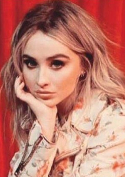 Sabrina Carpenter photo
