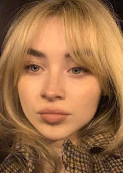 Sabrina Carpenter photo