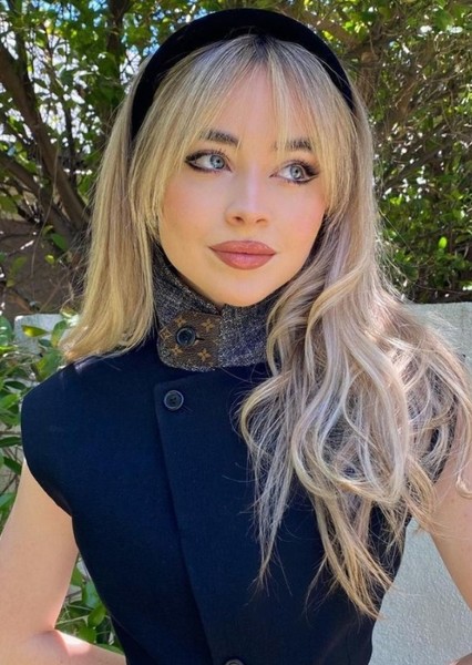 Sabrina Carpenter photo