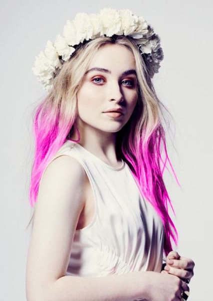Sabrina Carpenter photo