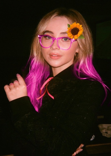Sabrina Carpenter photo