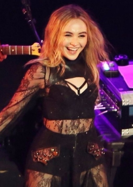 Sabrina Carpenter photo