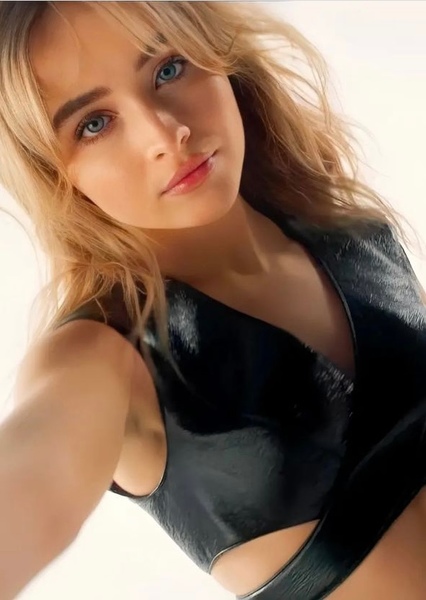 Sabrina Carpenter photo
