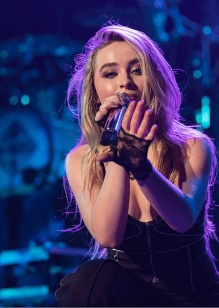 Sabrina Carpenter photo