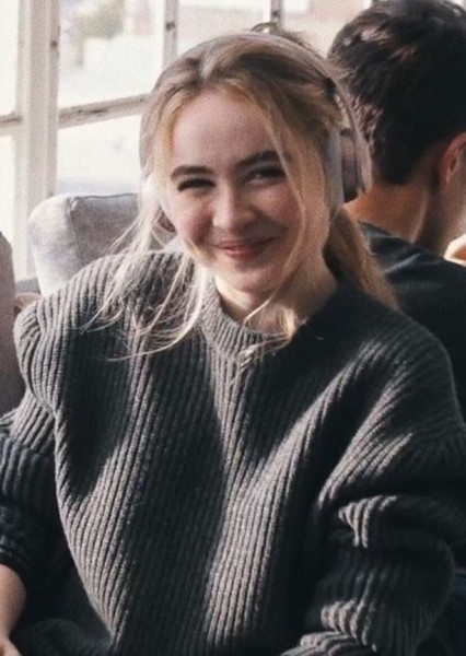 Sabrina Carpenter photo