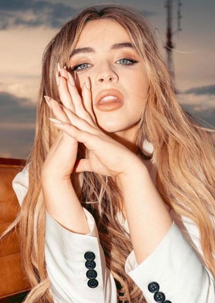 Sabrina Carpenter photo