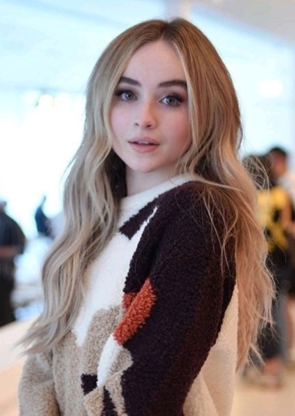 Sabrina Carpenter photo