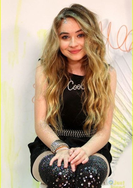 Sabrina Carpenter photo
