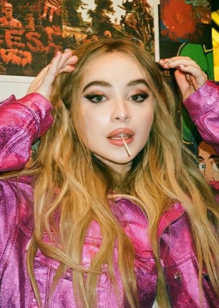 Sabrina Carpenter photo