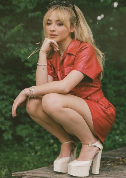 Sabrina Carpenter photo
