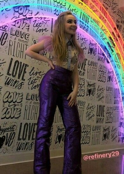 Sabrina Carpenter photo