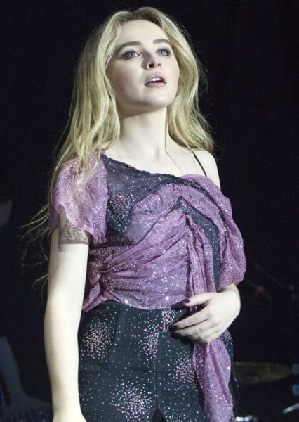 Sabrina Carpenter photo