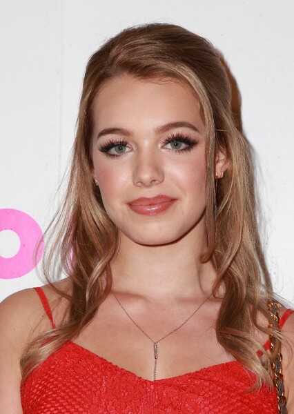Sadie Calvano photo