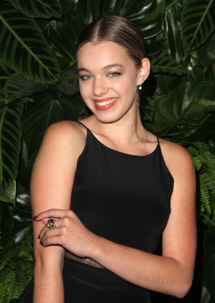 Sadie Calvano photo