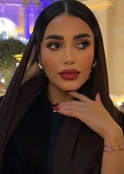 Salma Aldhmanei photo