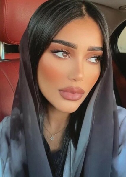 Salma Aldhmanei photo